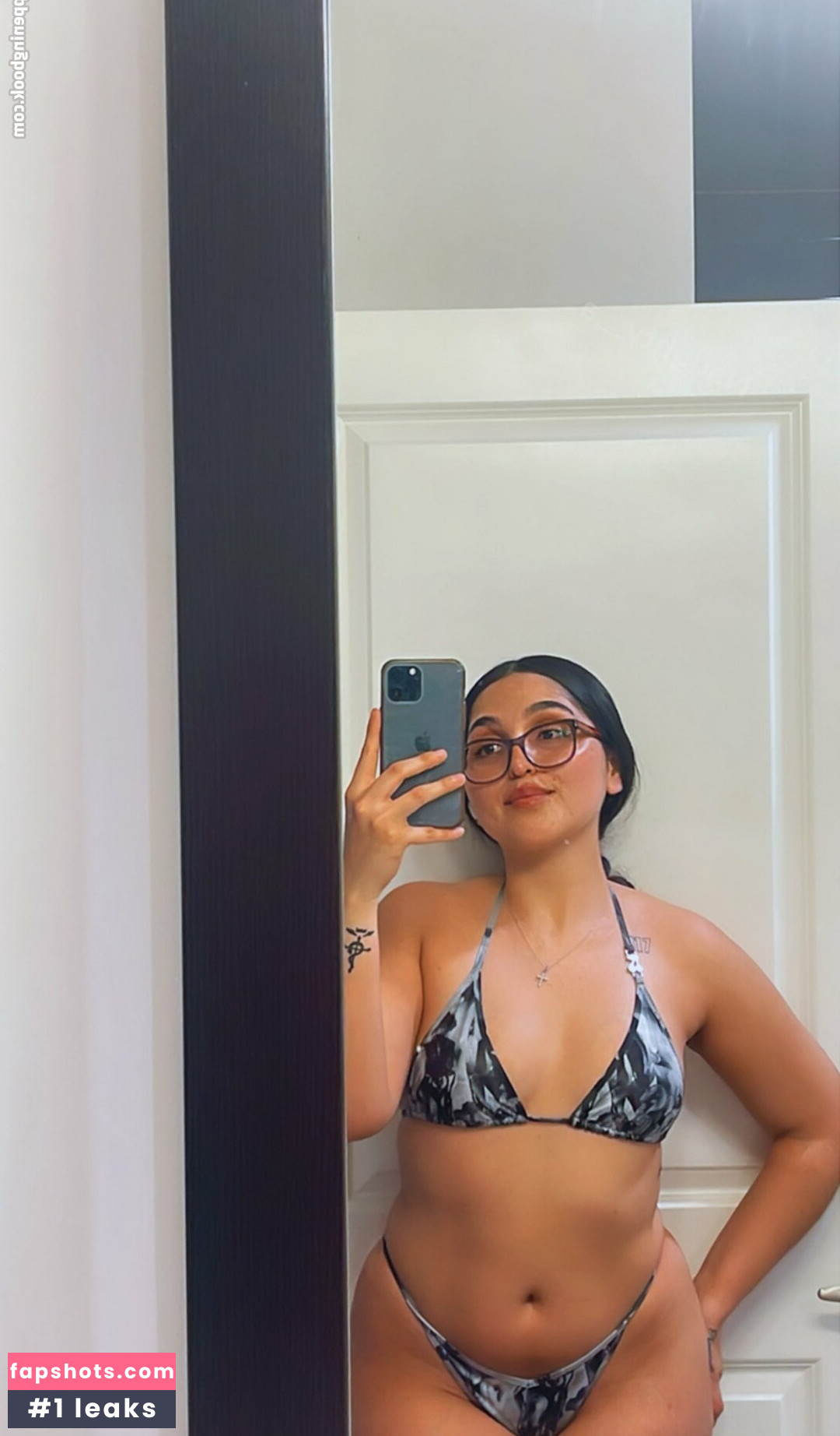 secretive_ruby gallery photo #5