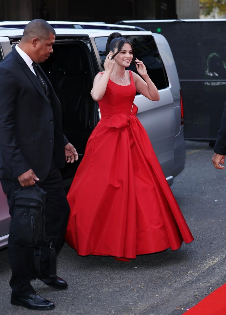 selena-gomez gallery photo #33