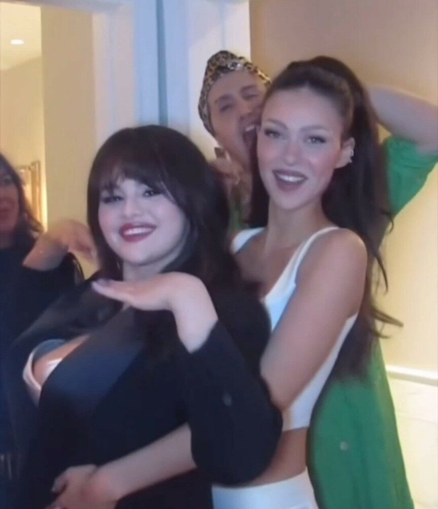 selena-gomez gallery photo #3232
