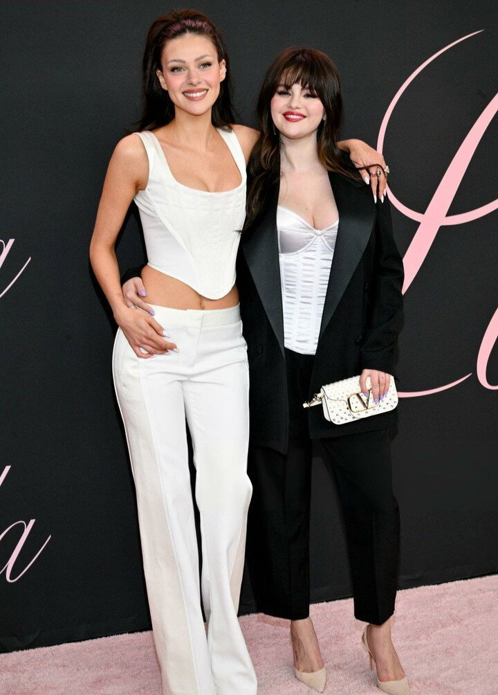 selena-gomez gallery photo #3253