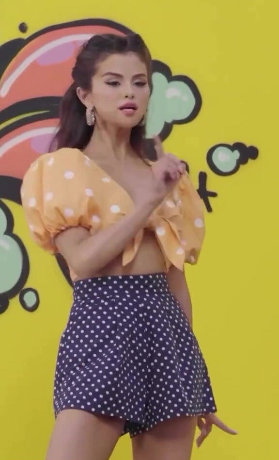 selena-gomez gallery photo #3359