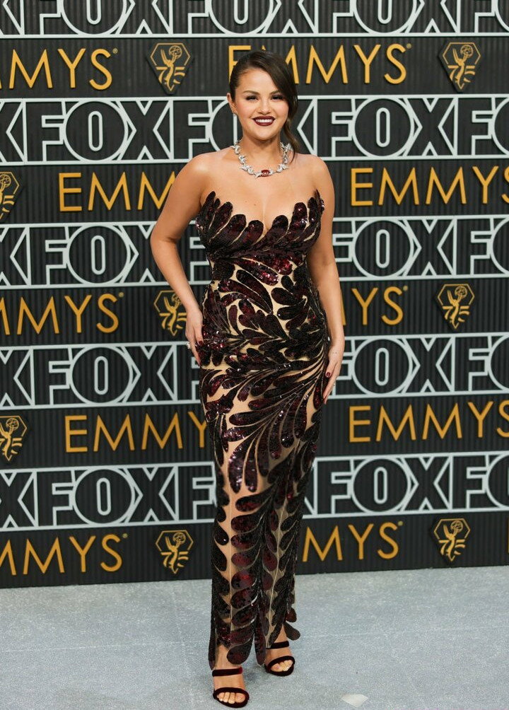 selena-gomez gallery photo #3408