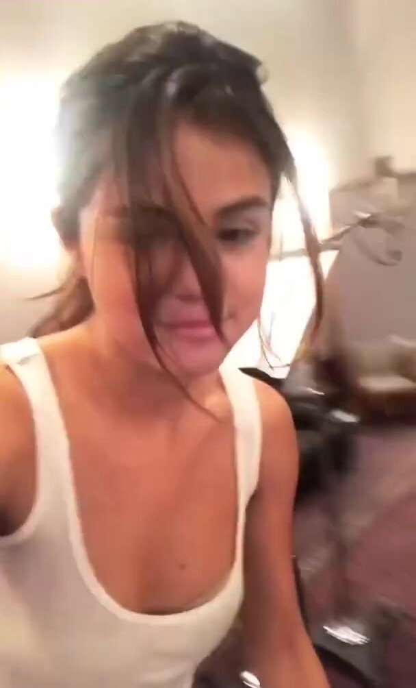 selena-gomez gallery photo #3565
