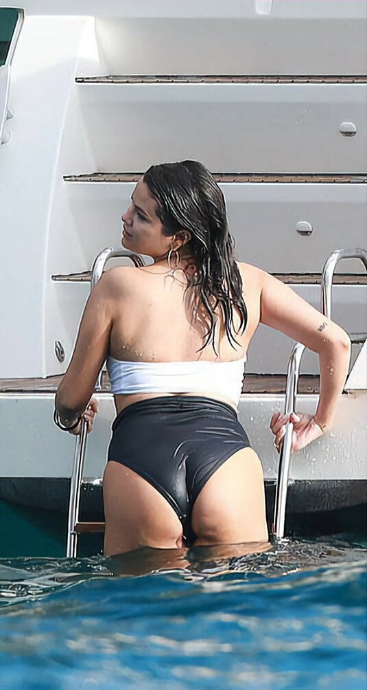selena-gomez gallery photo #3665