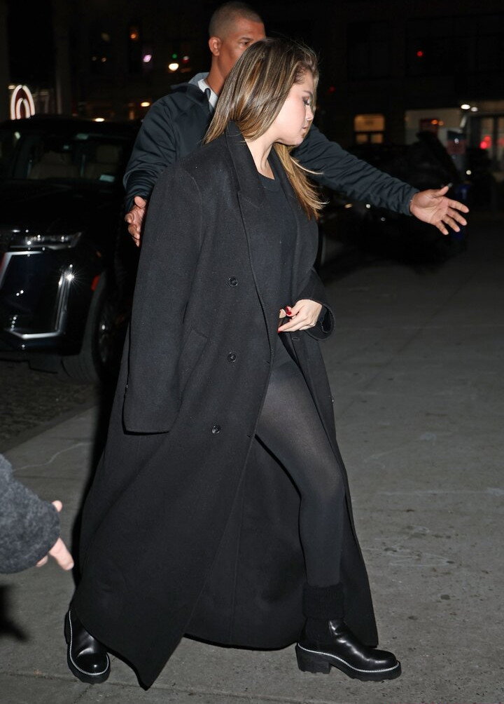 selena-gomez gallery photo #3683