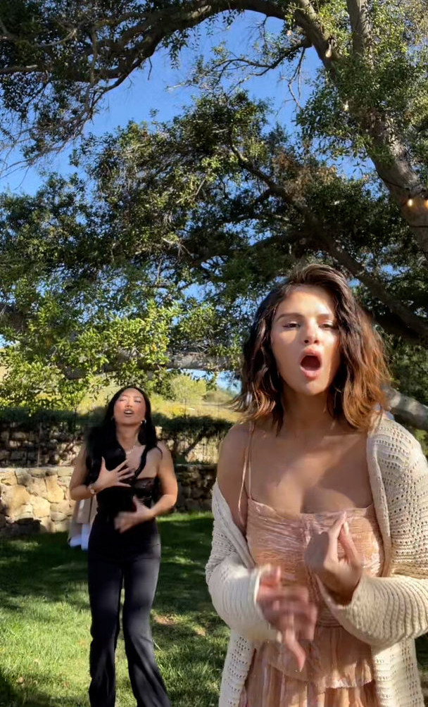 selena-gomez gallery photo #7077