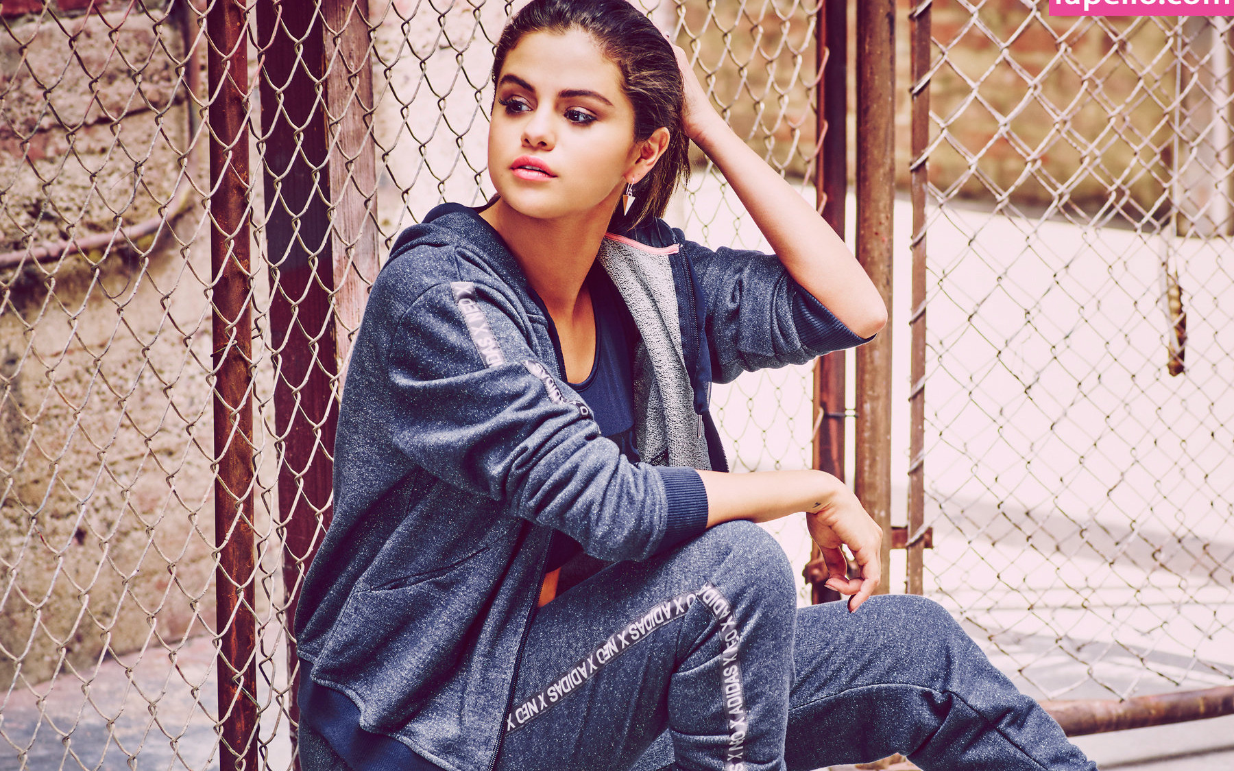 selena-gomez gallery photo #7352