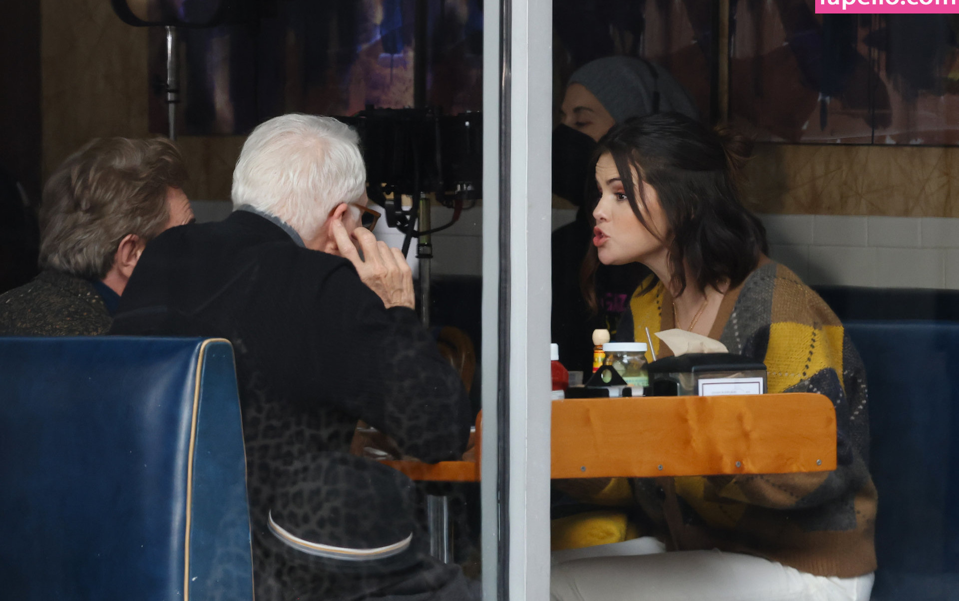 selena-gomez gallery photo #7408