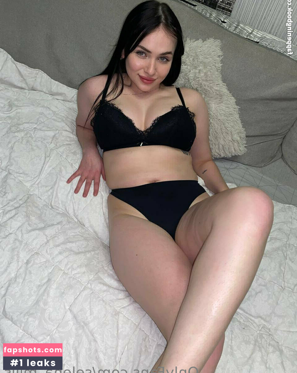 selena_mills gallery photo #14