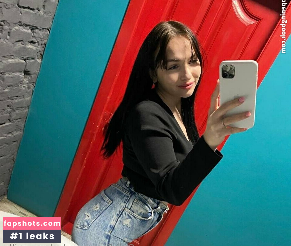 selena_mills gallery photo #24