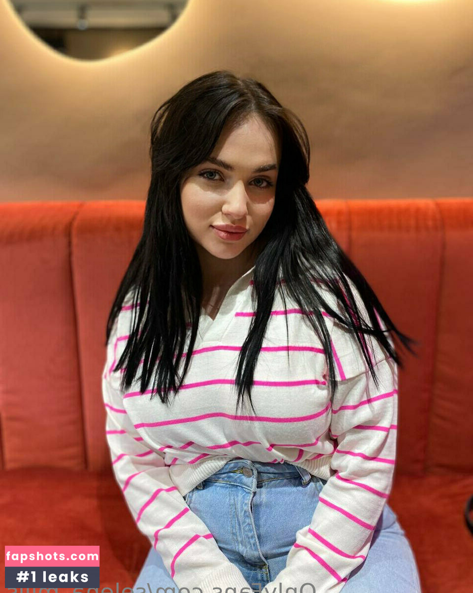 selena_mills gallery photo #8