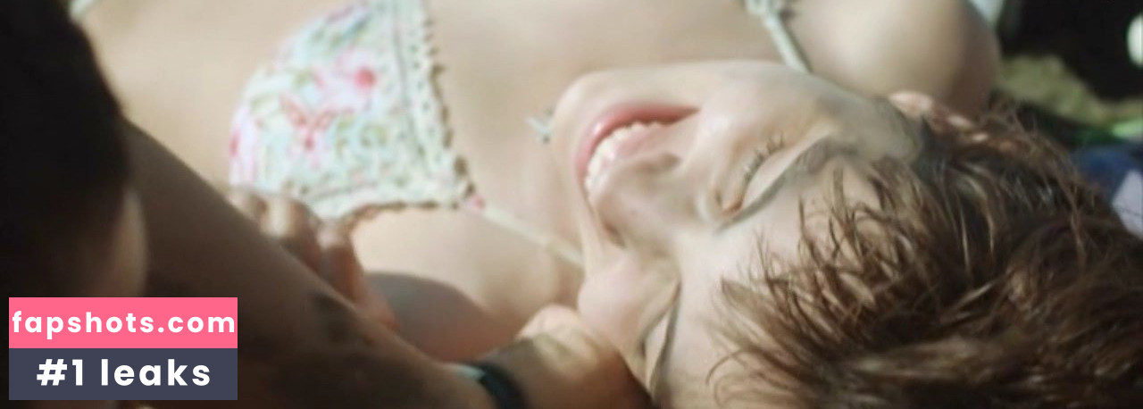 Selene Caramazza gallery photo #6