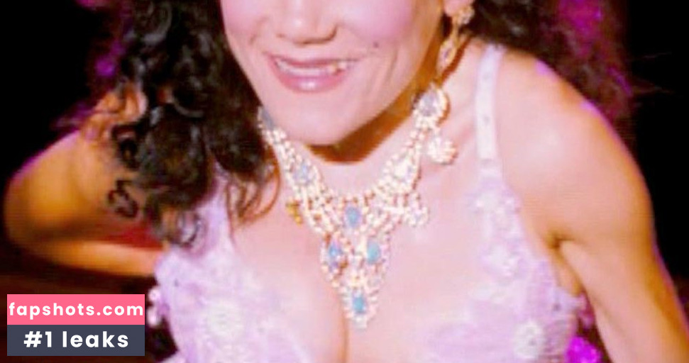 Selene Luna gallery photo #6