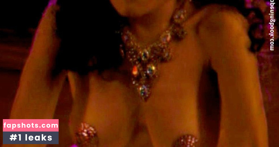 Selene Luna gallery photo #7