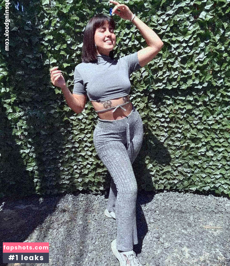 Selene Velazquez gallery photo #5