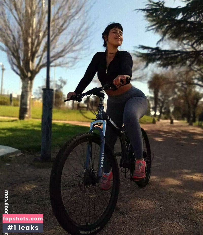 Selene Velazquez gallery photo #8