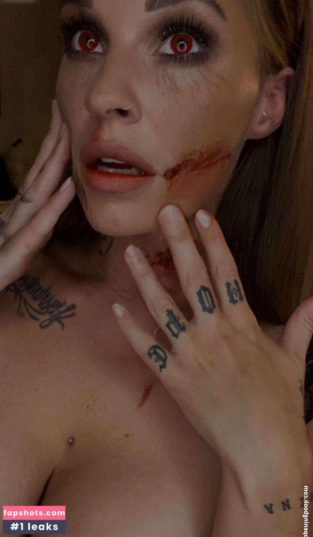 Selina gallery photo #4