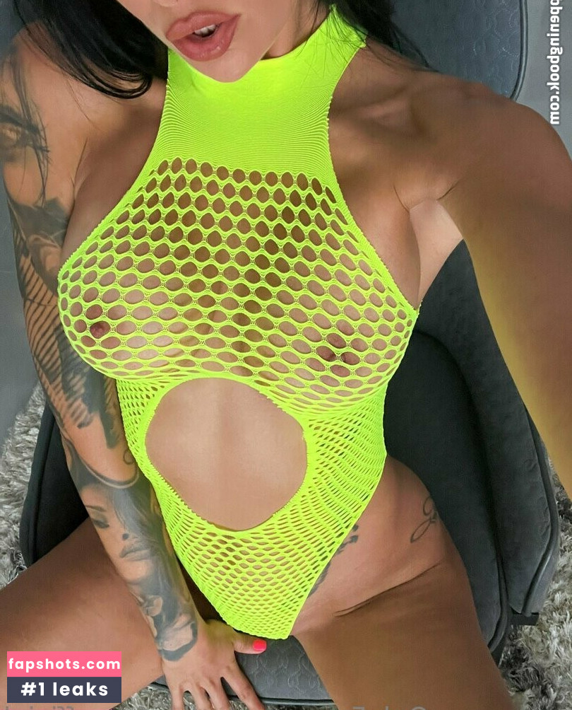 Selinafox gallery photo #2