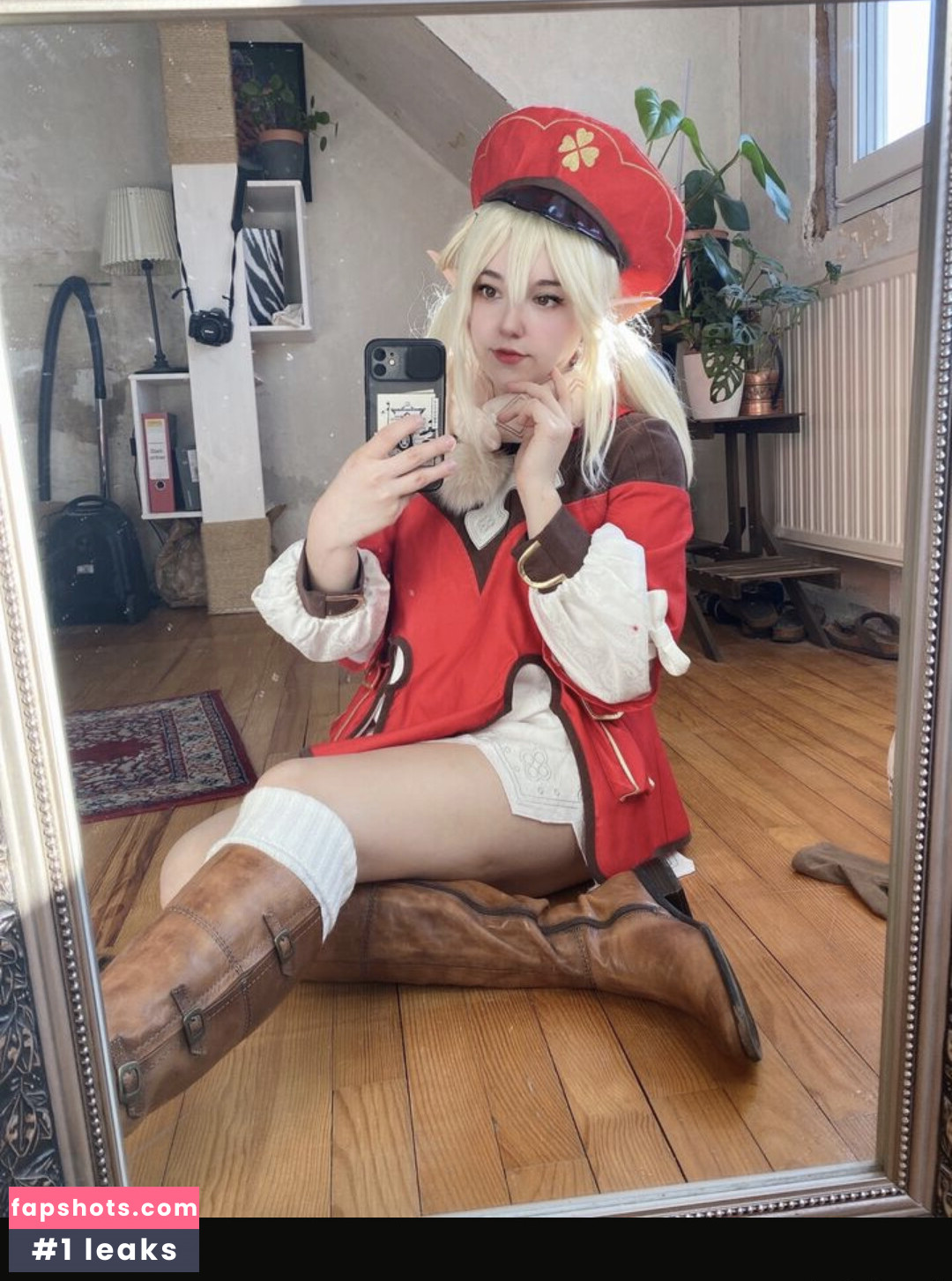 Sen Cosplay nude babe gallery