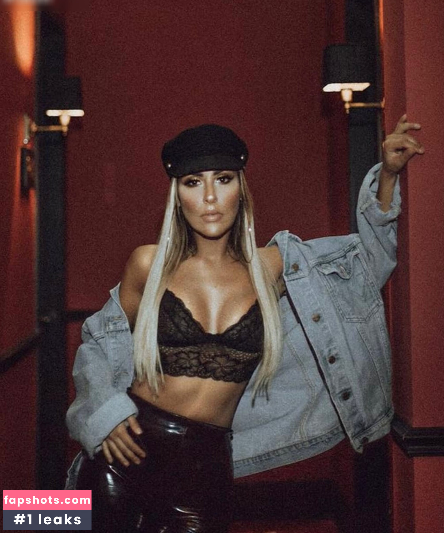 Senna Gammour gallery photo #16