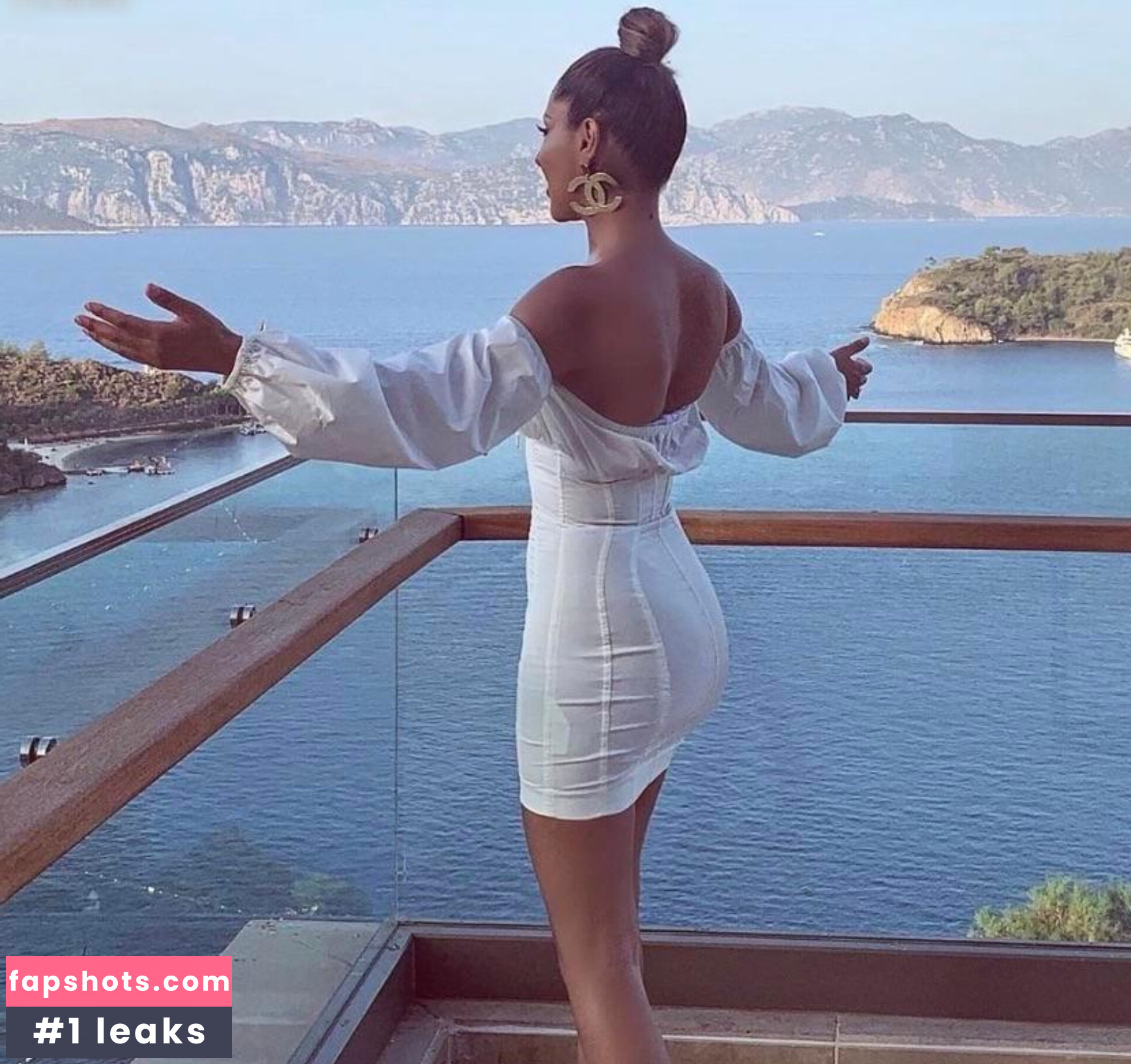 Senna Gammour gallery photo #9