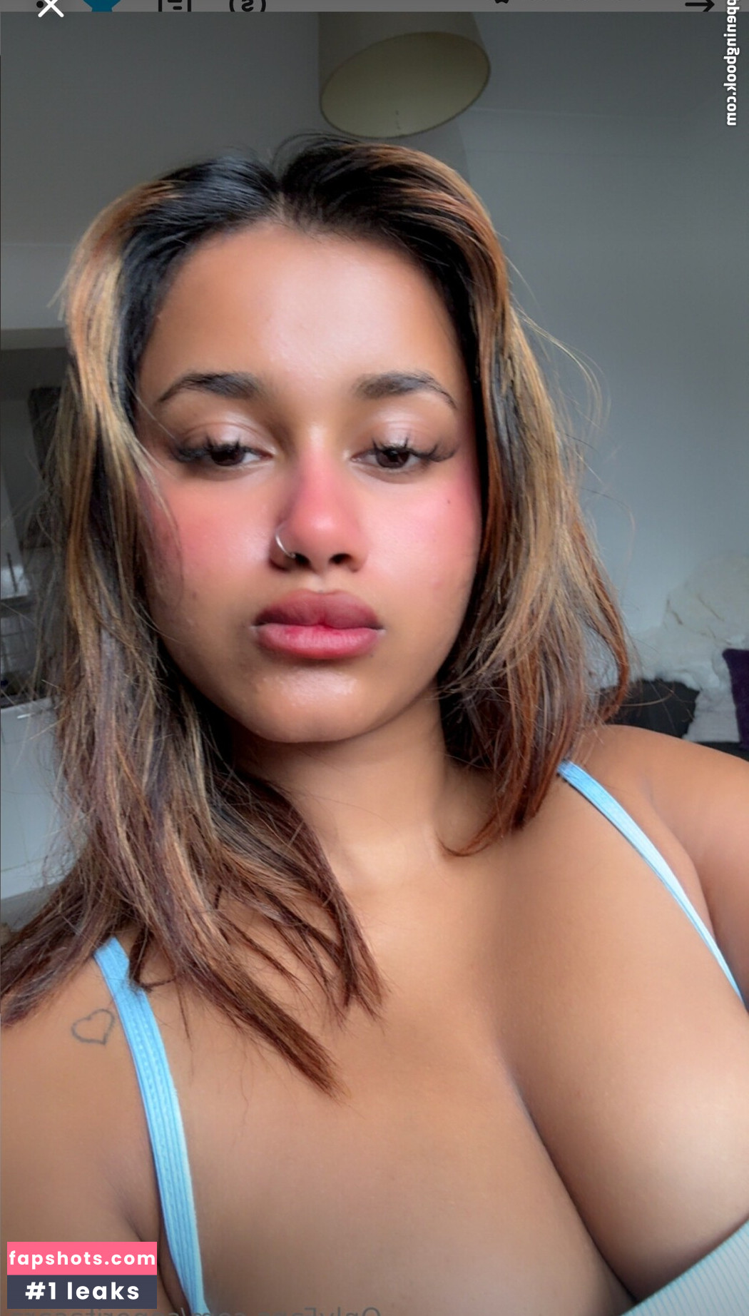 Senorita Sara gallery photo #3