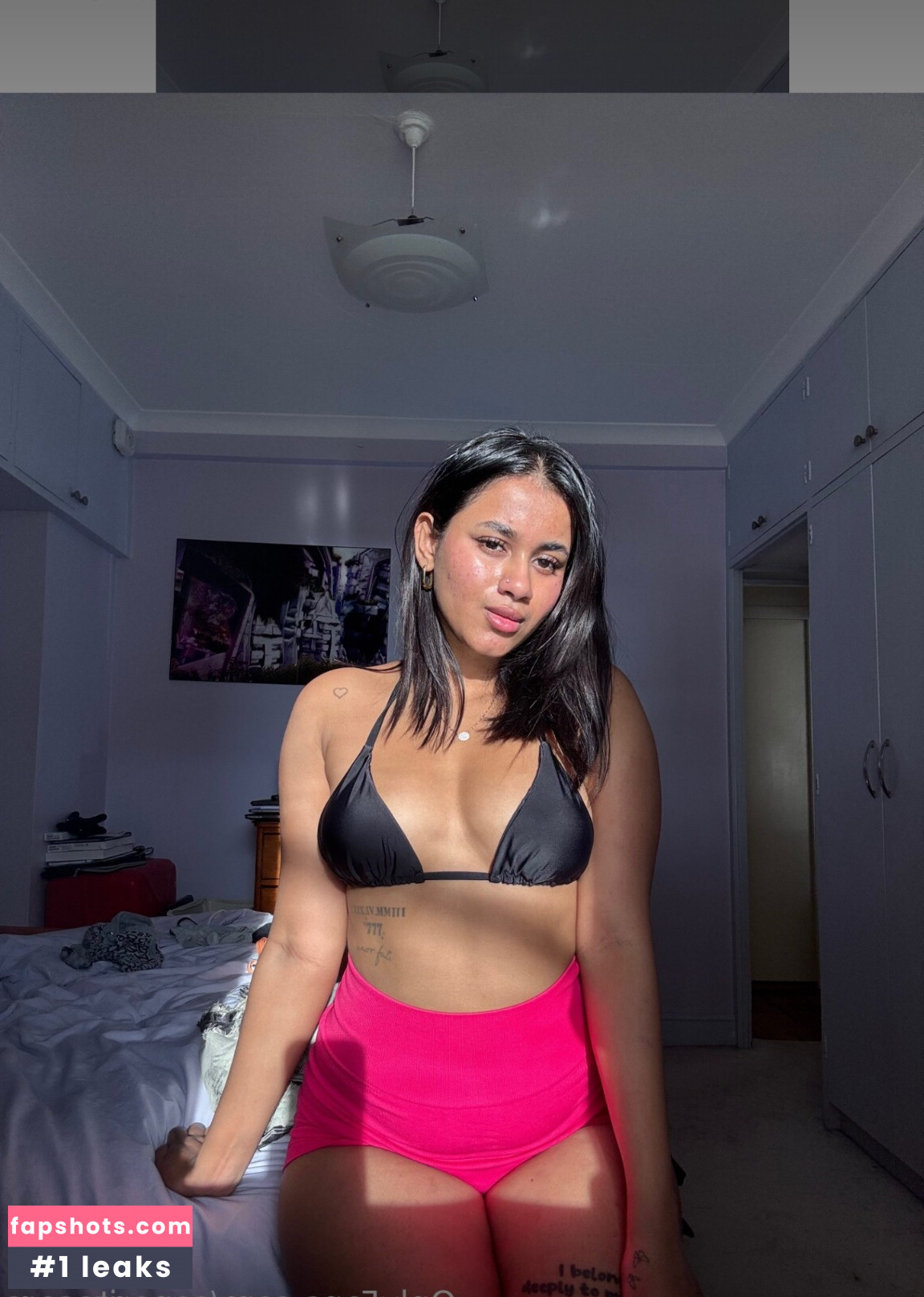 Senorita Sara gallery photo #5