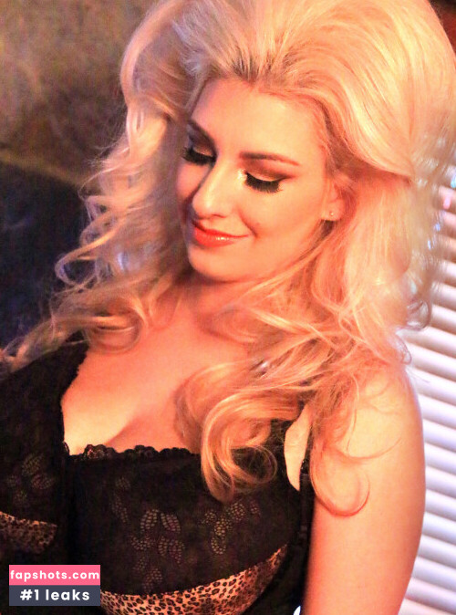 September Carrino gallery photo #2888