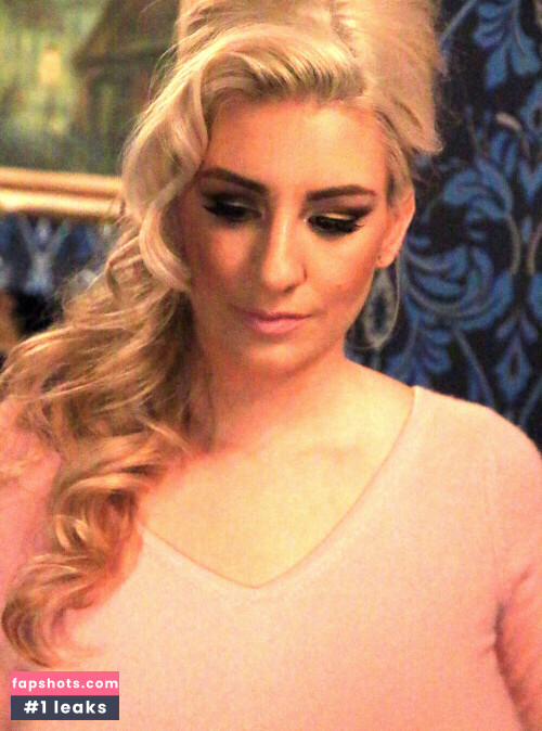 September Carrino gallery photo #3528