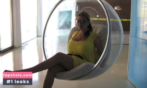 September Carrino gallery photo #3762