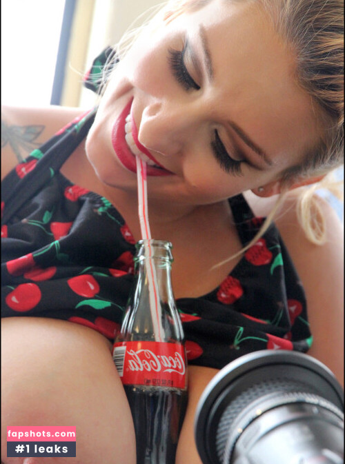 September Carrino gallery photo #3907