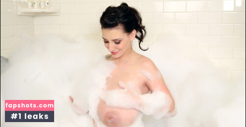 September Carrino gallery photo #4287