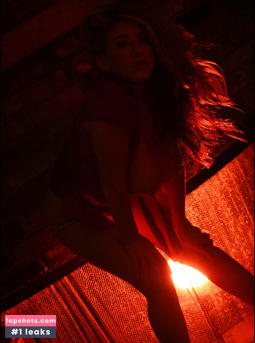 September Carrino gallery photo #4682