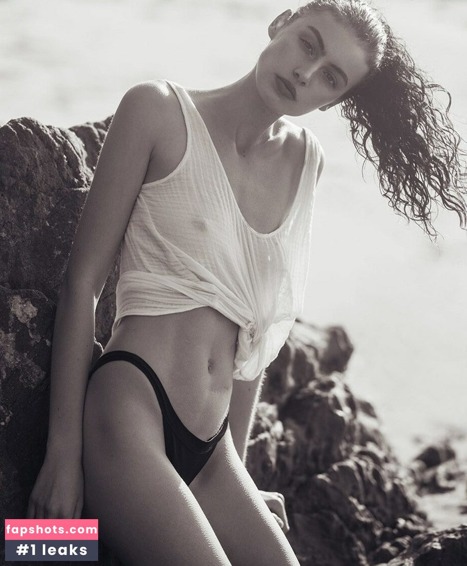 Sera Mann gallery photo #22