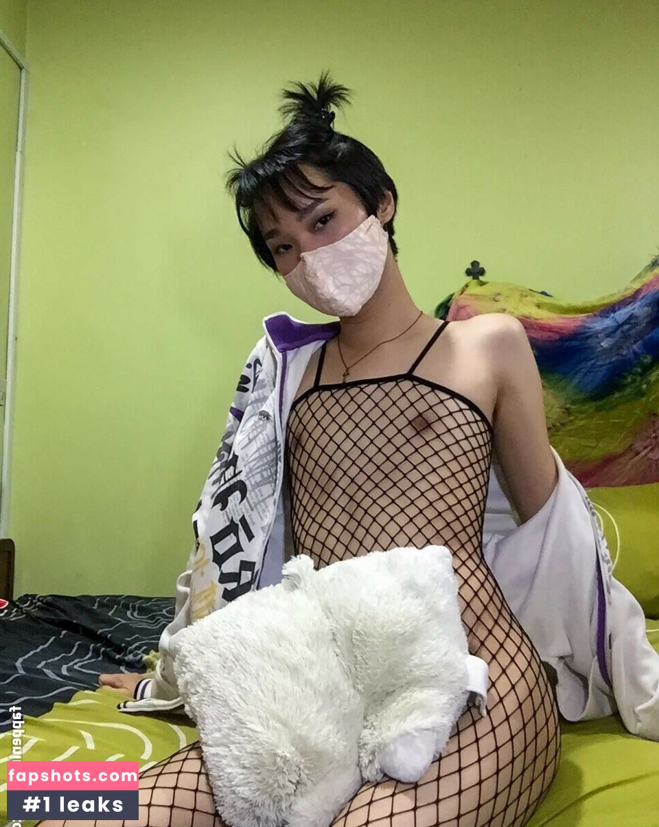 Seraline gallery photo #3