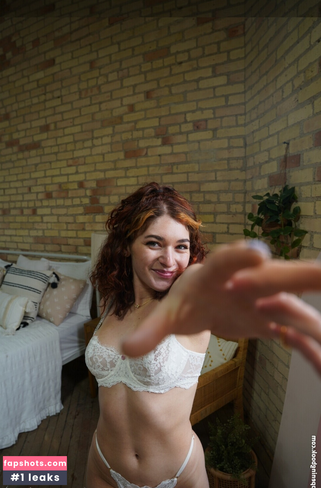 Serena Abweh gallery photo #4