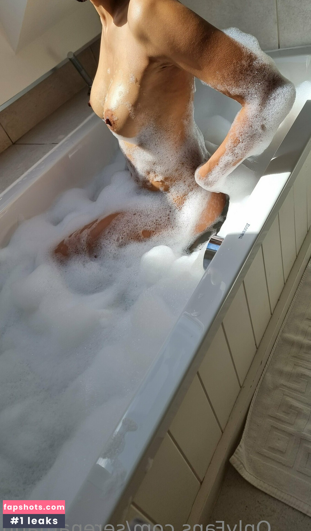 Serena Mann gallery photo #3