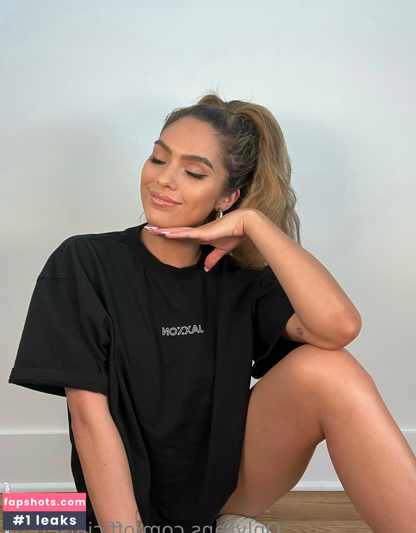 Serena Muniz Nude Leaks OnlyFans Photos #6 - LeakJerk