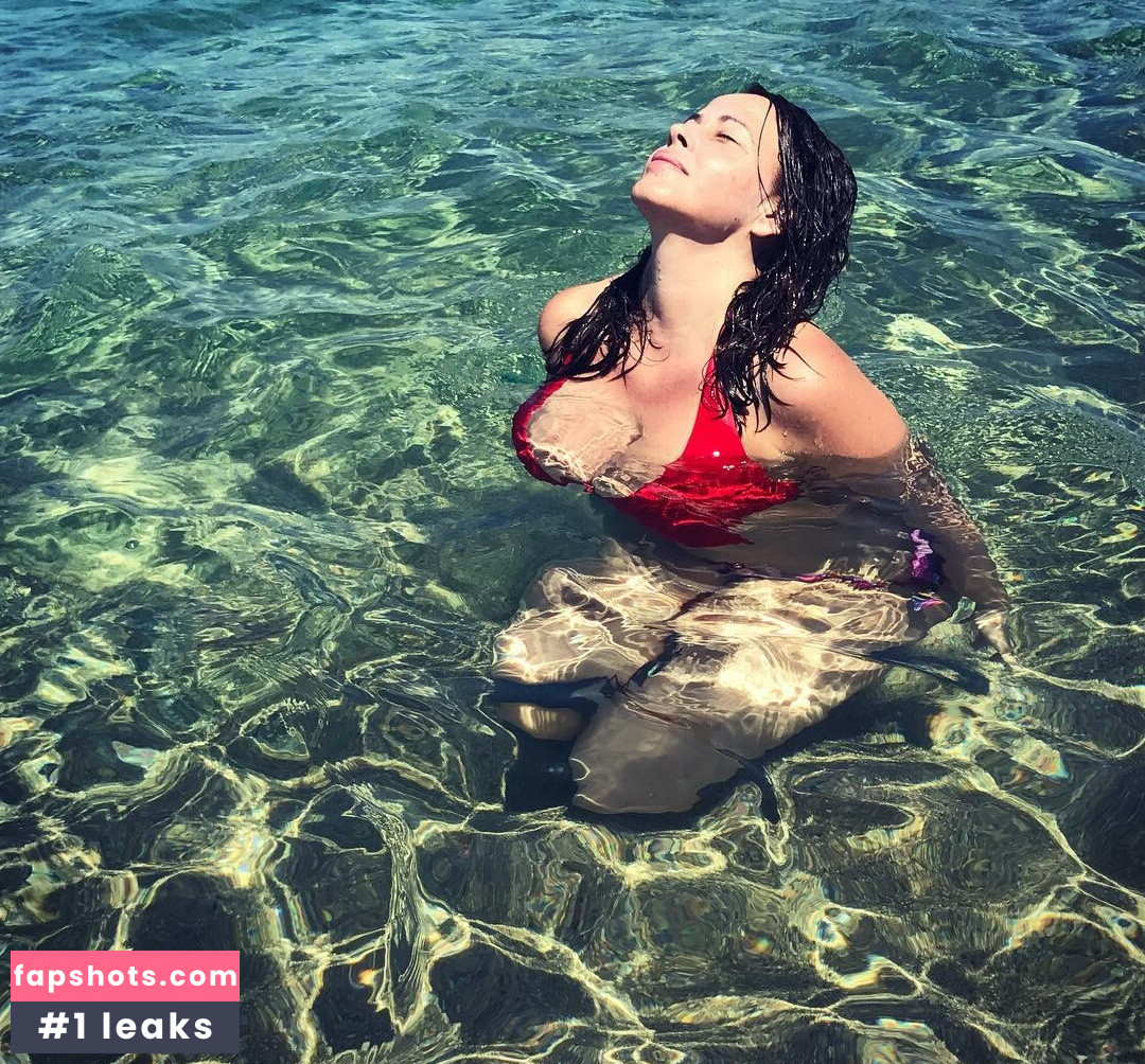 Serena Roberti gallery photo #11