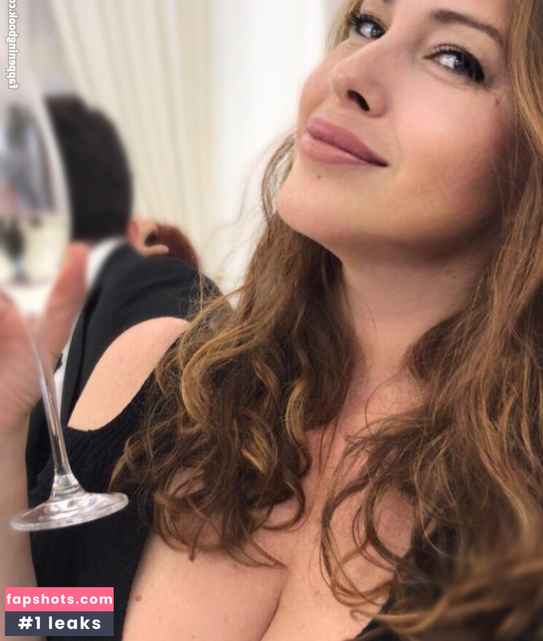 Serena Roberti gallery photo #21