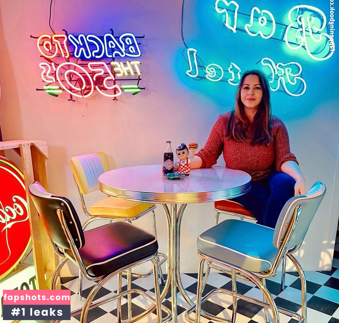 Serena Roberti gallery photo #22