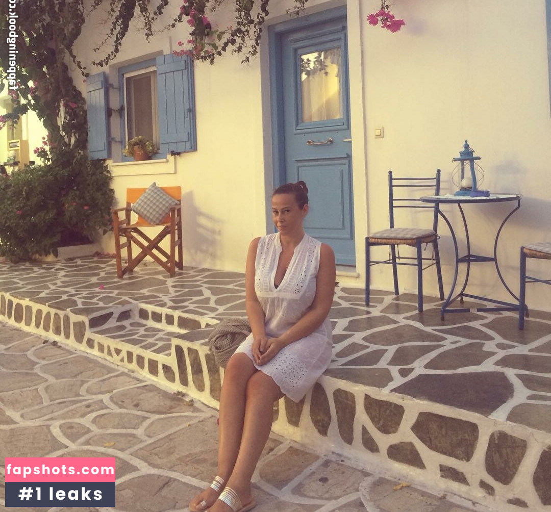 Serena Roberti gallery photo #23