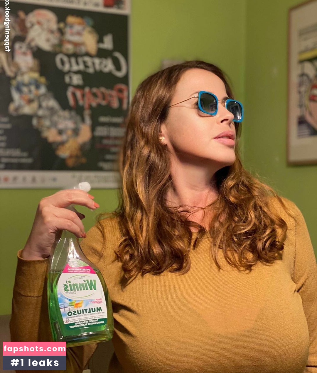 Serena Roberti gallery photo #24