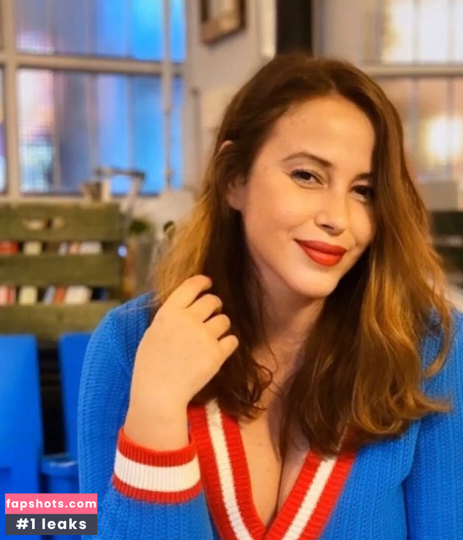 Serena Roberti gallery photo #6