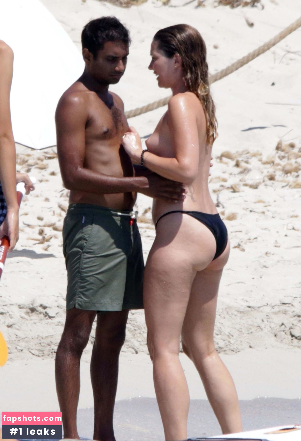 Serena Skov Campbell gallery photo #33