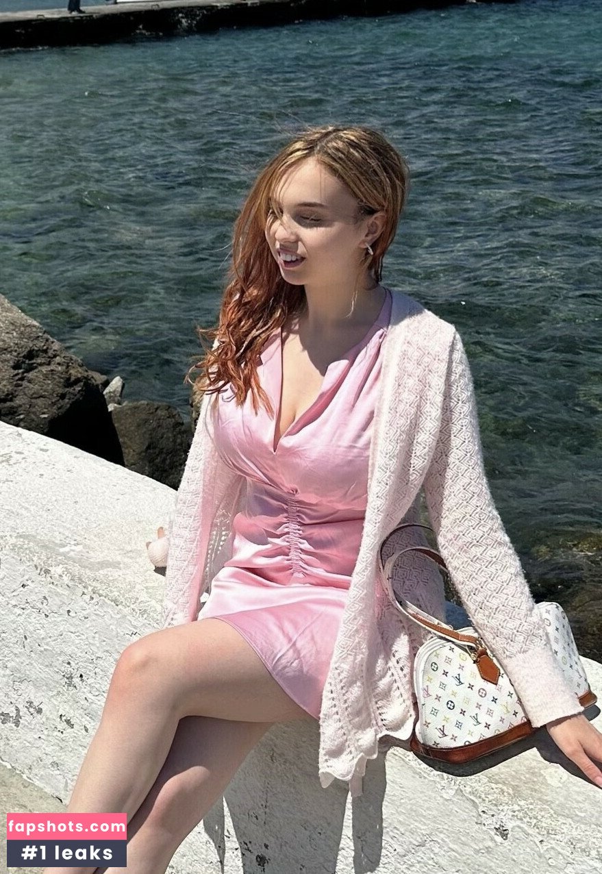 Serena Skybourne gallery photo #28