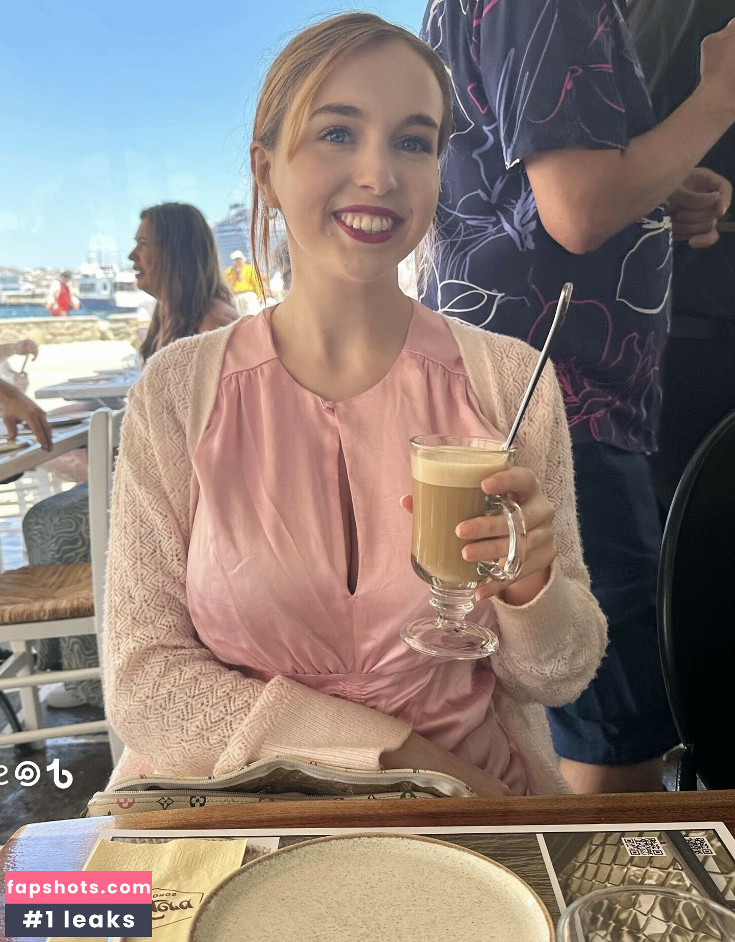 Serena Skybourne gallery photo #31