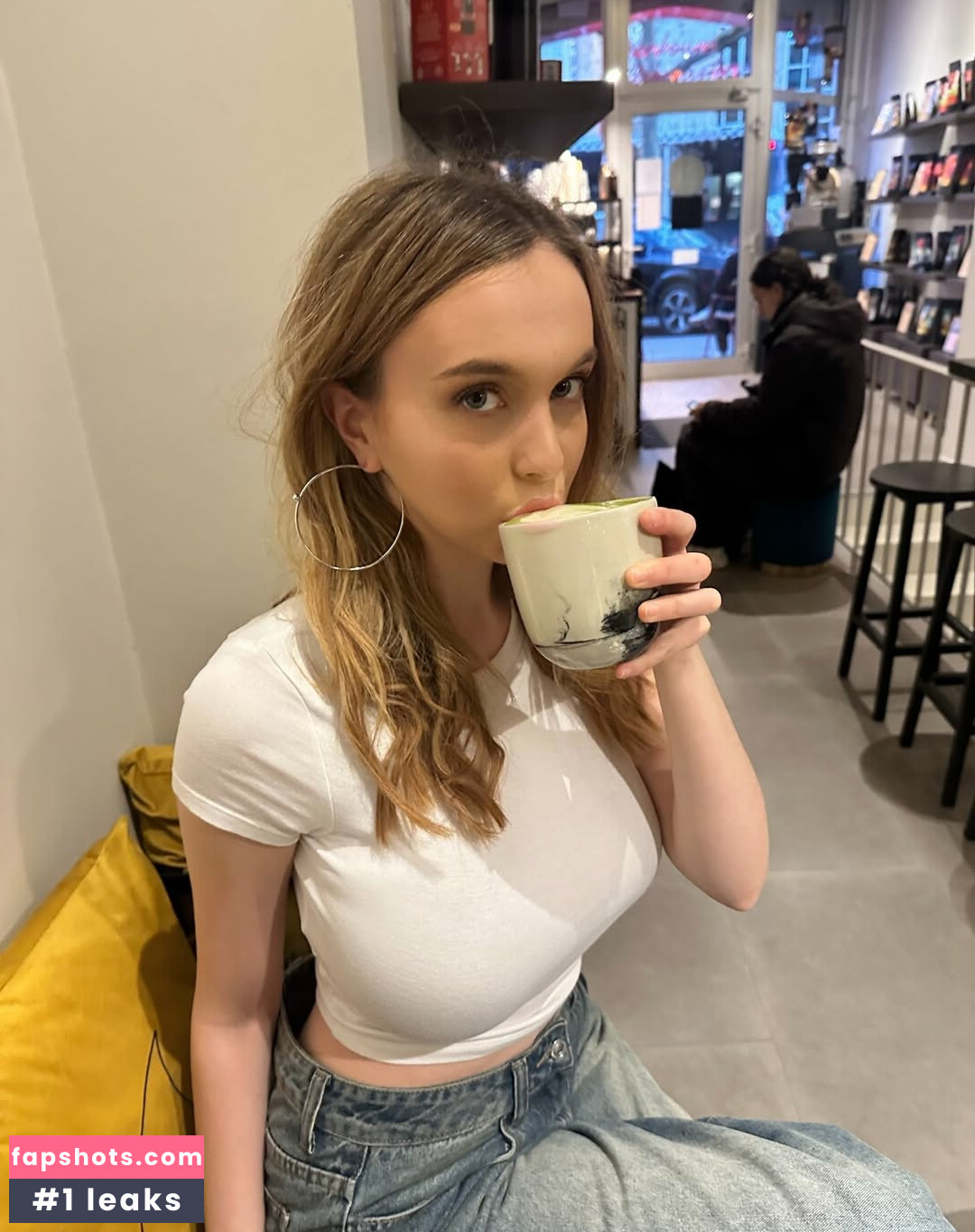 Serena Skybourne gallery photo #6