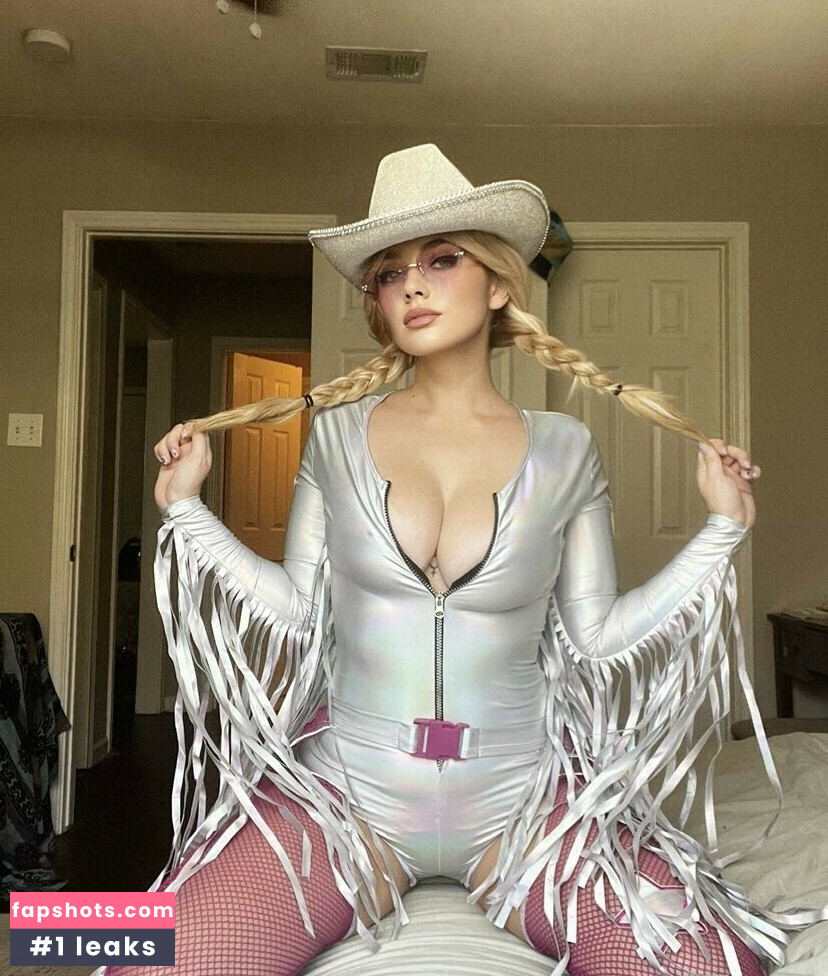 Serena Stone gallery photo #17