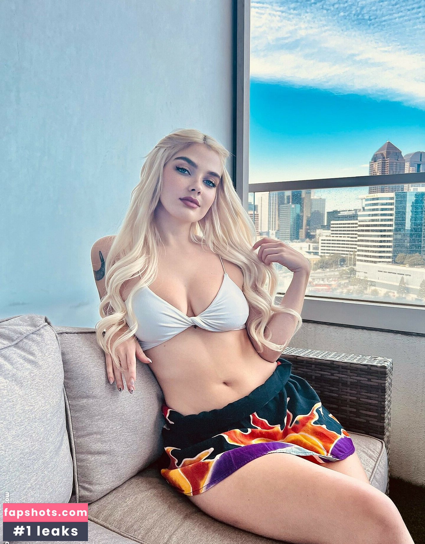 Serena Stone gallery photo #22